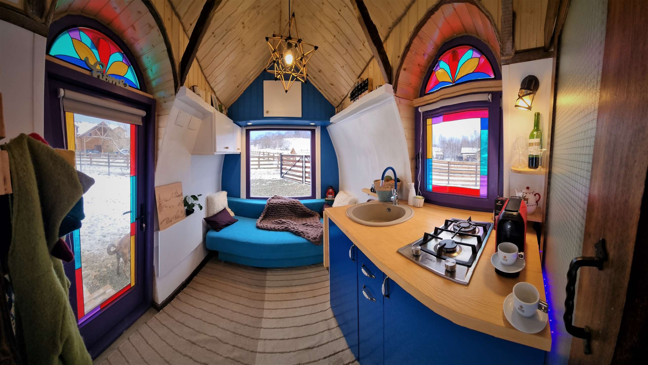 pura-vida-huts-joy-04