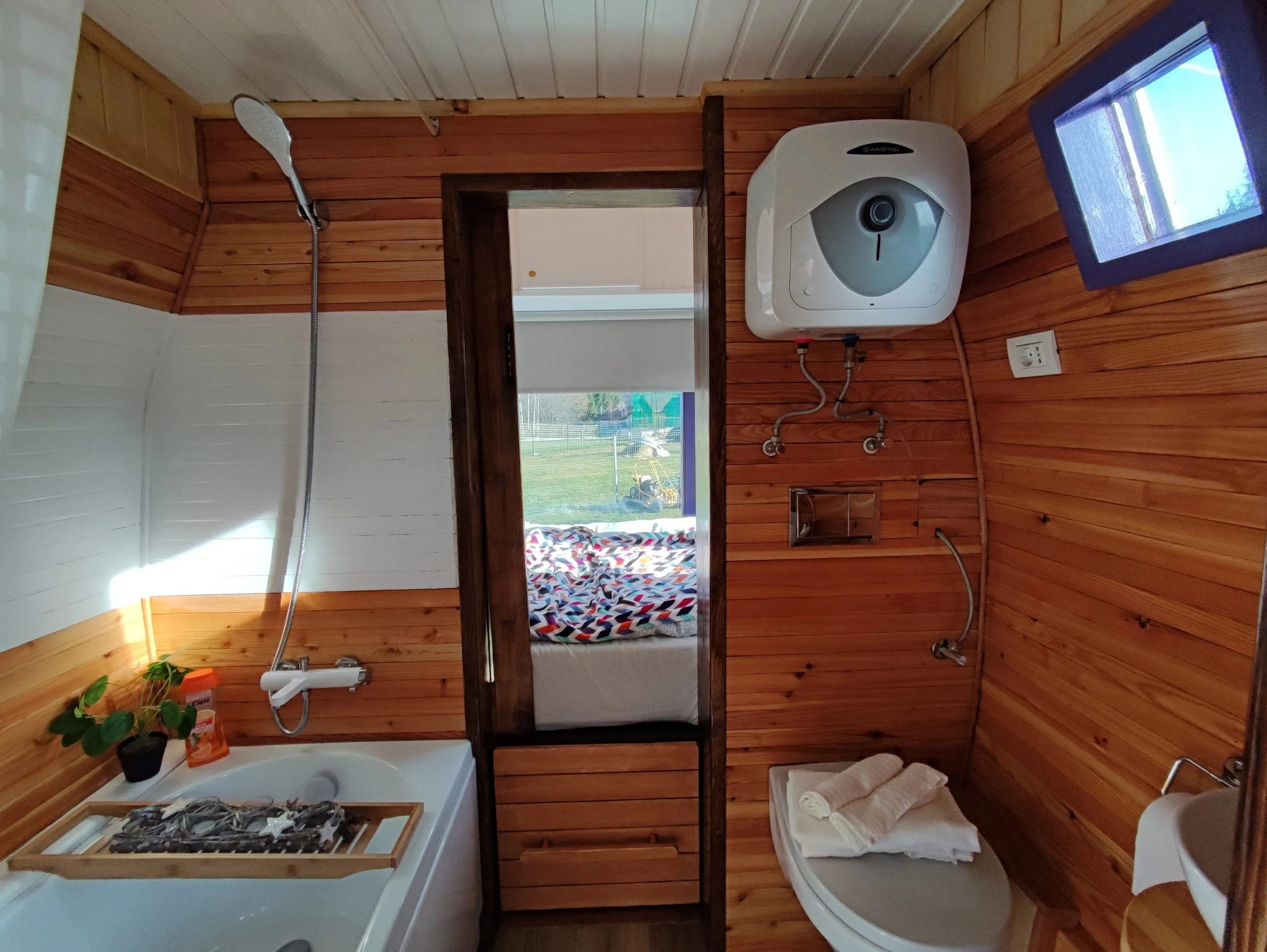 pura-vida-huts-joy-05