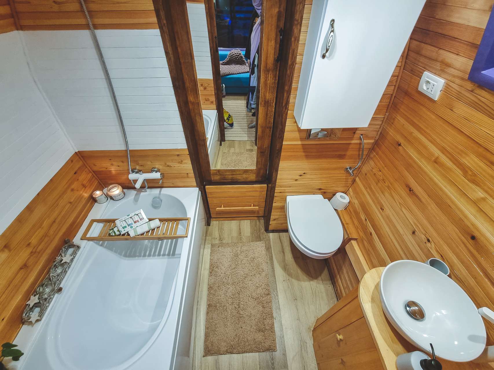 pura-vida-huts-joy-06