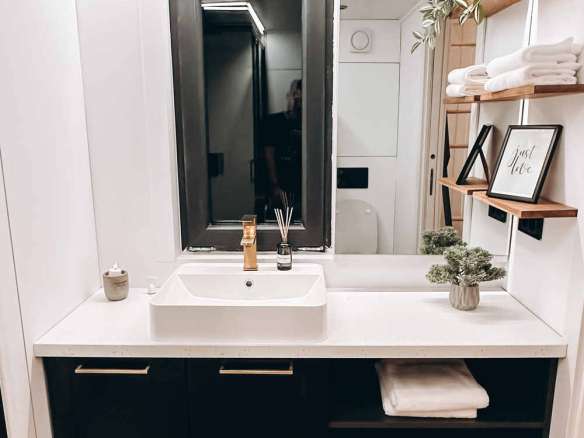 Tiny ShowHome for 4-6 people, 2 lofts