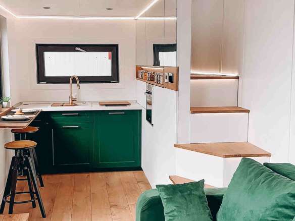 Tiny ShowHome for 4-6 people, 2 lofts