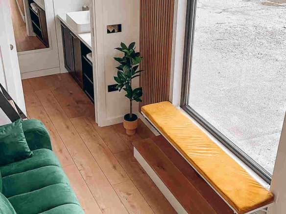 Tiny ShowHome for 4-6 people, 2 lofts