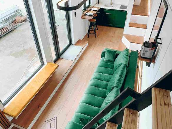 Tiny ShowHome for 4-6 people, 2 lofts