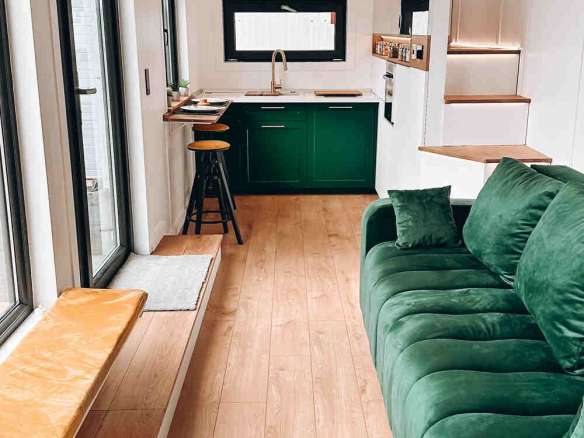 Tiny ShowHome for 4-6 people, 2 lofts