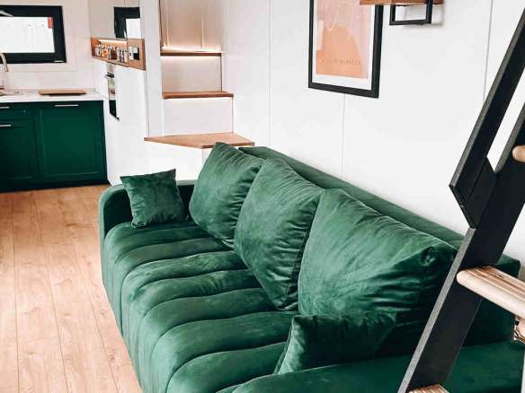Tiny ShowHome for 4-6 people, 2 lofts