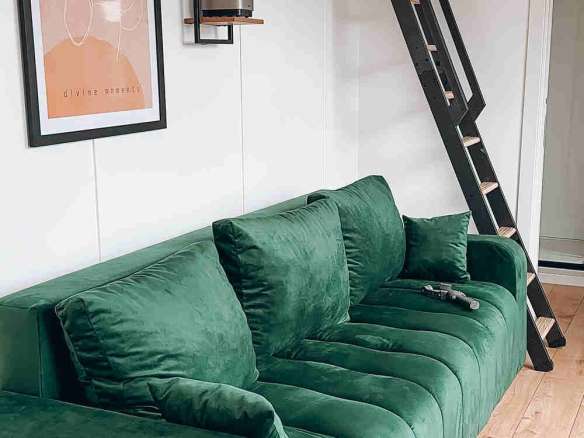 Tiny ShowHome for 4-6 people, 2 lofts