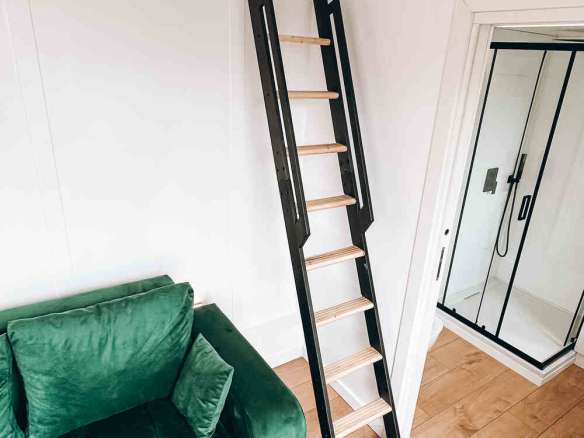 Tiny ShowHome for 4-6 people, 2 lofts
