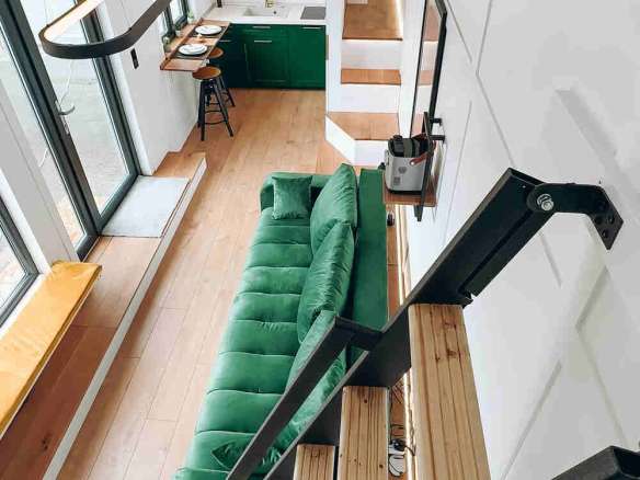 Tiny ShowHome for 4-6 people, 2 lofts