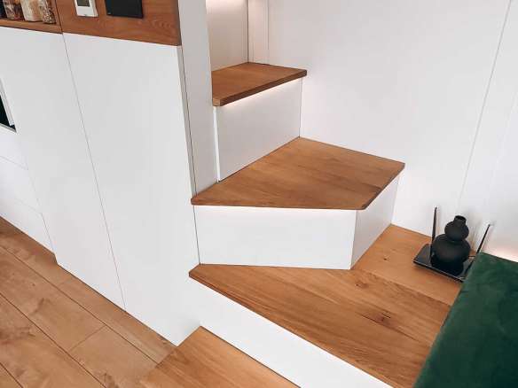 Tiny ShowHome for 4-6 people, 2 lofts