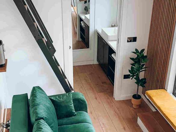 Tiny ShowHome for 4-6 people, 2 lofts