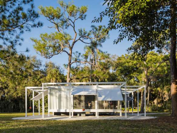 Walker-Guest-House-Replica_Photo-Anton-Grassl