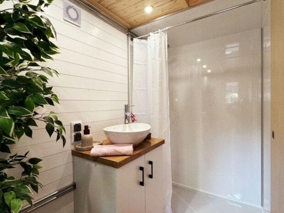 SMILE- Dejlig, lys og rummelig tiny living
