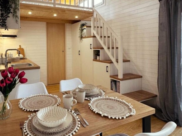 SMILE- Dejlig, lys og rummelig tiny living