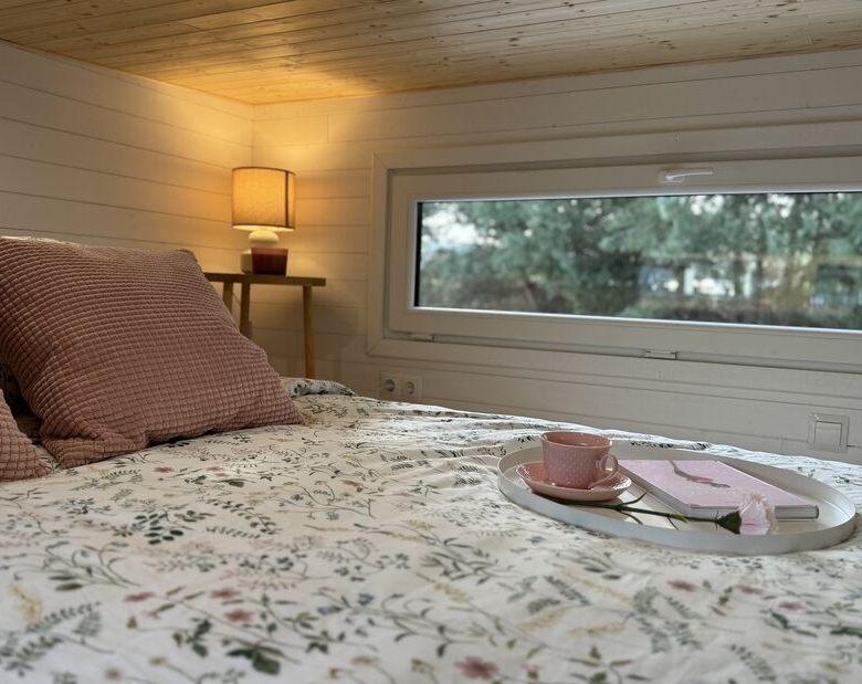 SMILE- Dejlig, lys og rummelig tiny living