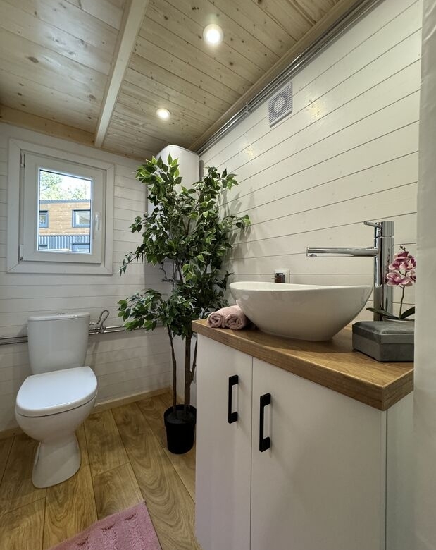 SMILE- Dejlig, lys og rummelig tiny living