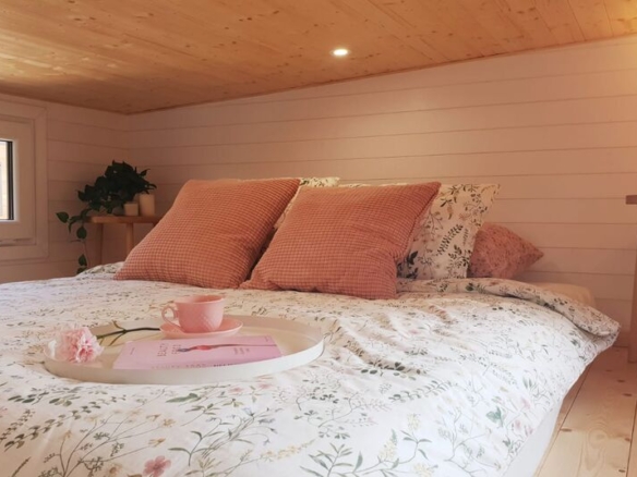 SMILE- Dejlig, lys og rummelig tiny living