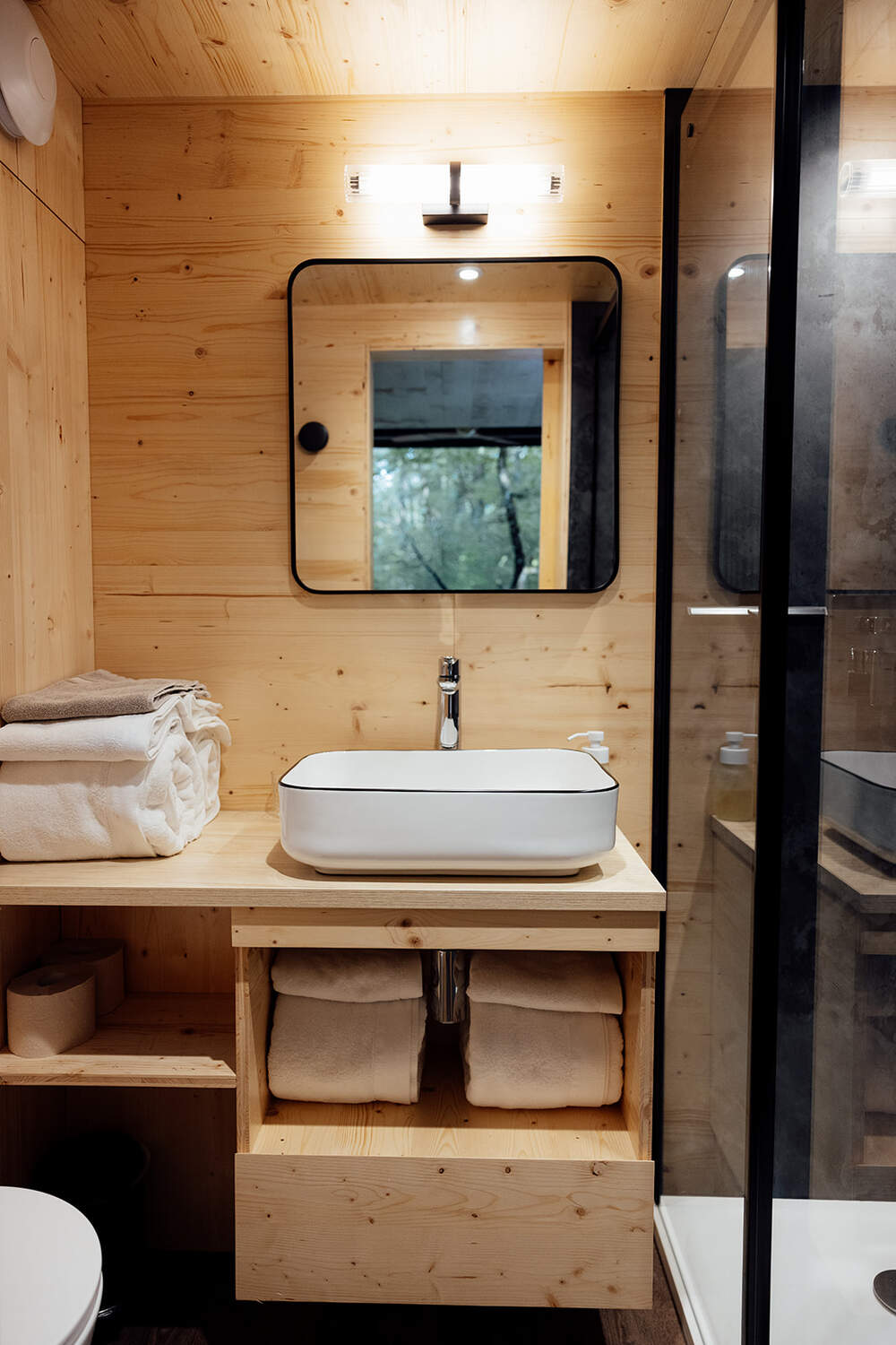 parenthese-33_websize_processed_by_imagy TINY HOUSE FAMILJ 4 PAX